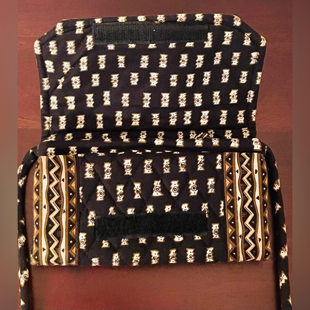VERA BRADLEY Wallet With Strap - Crossbody - Zebras - Black - Great Condition - Picture 4 of 12